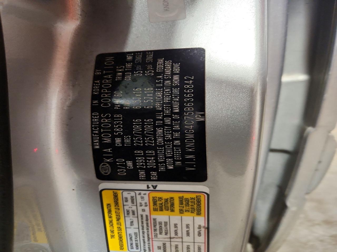 2011 KIA SEDONA LX photo 25