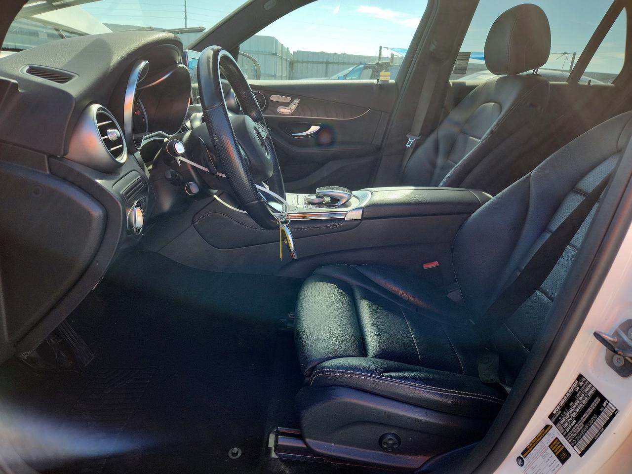 2017 MERCEDES-BENZ GLC 300 photo 19
