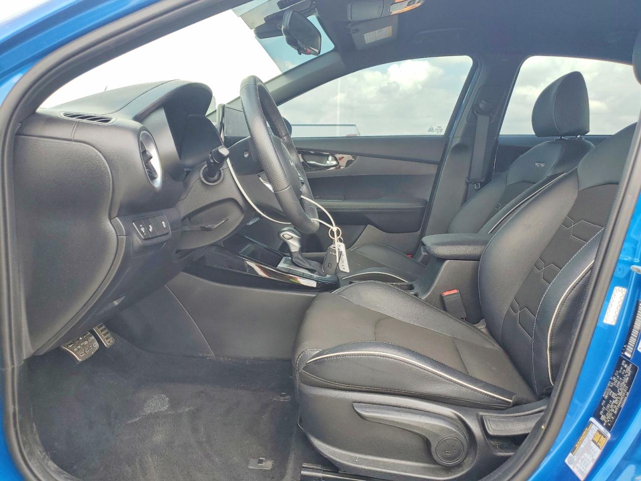 2024 KIA FORTE GT LINE photo 13