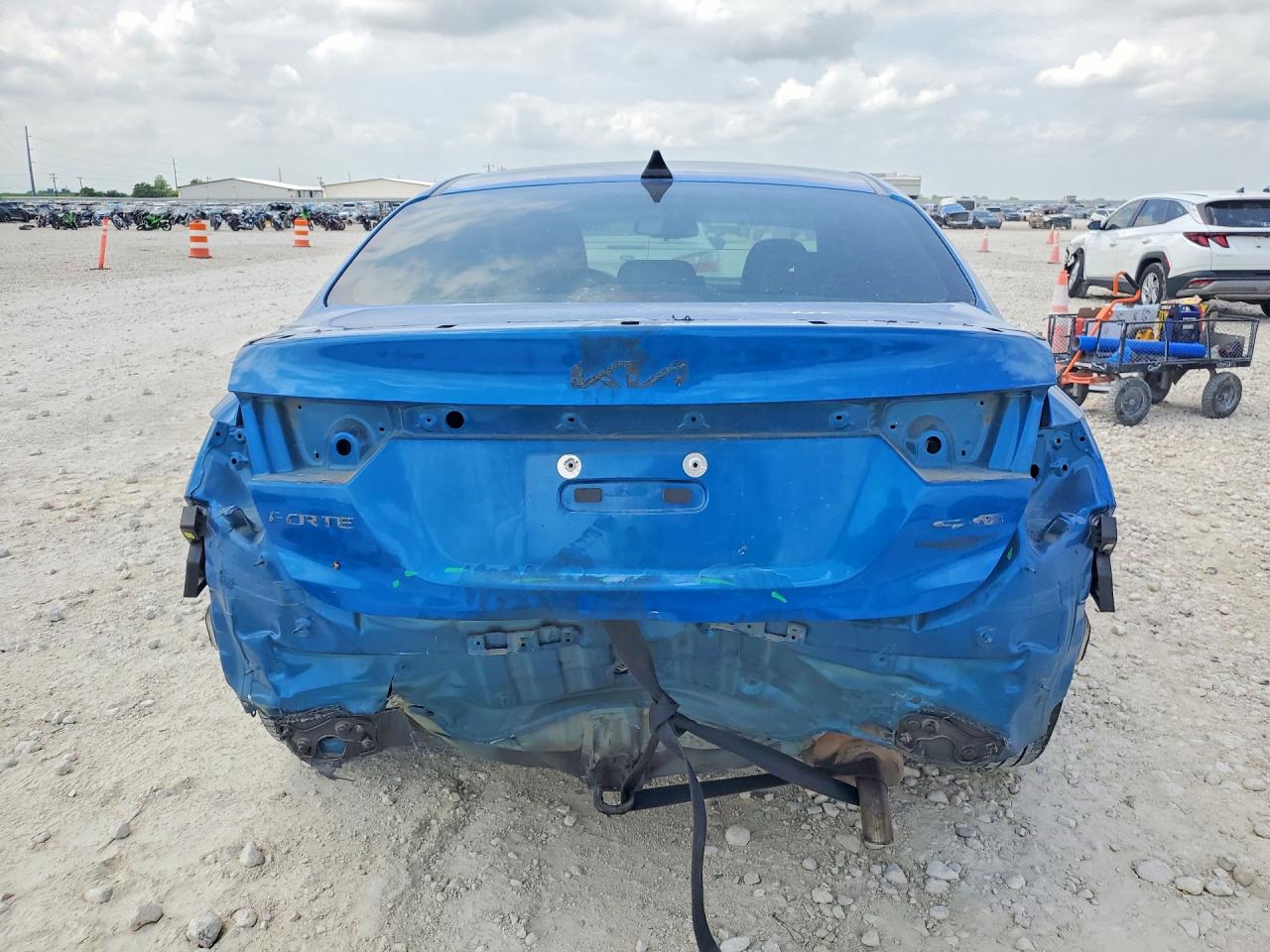 2024 KIA FORTE GT LINE photo 11