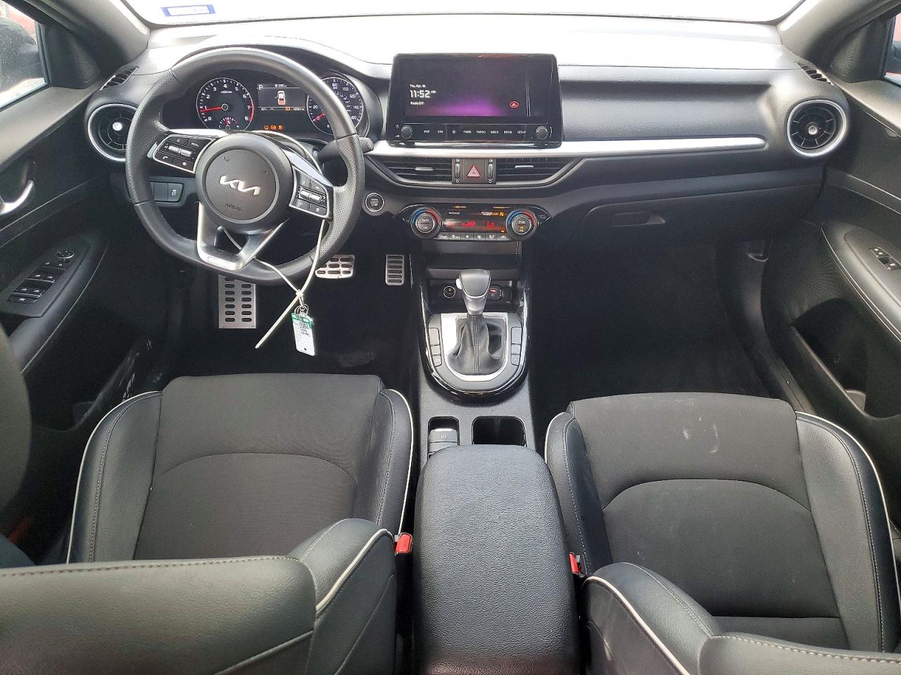 2024 KIA FORTE GT LINE photo 15