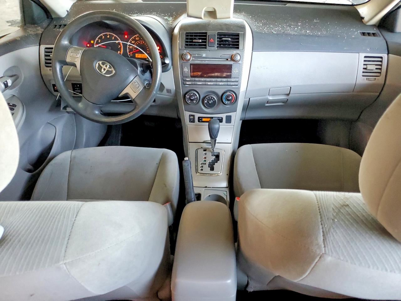 2011 TOYOTA COROLLA LE photo 15