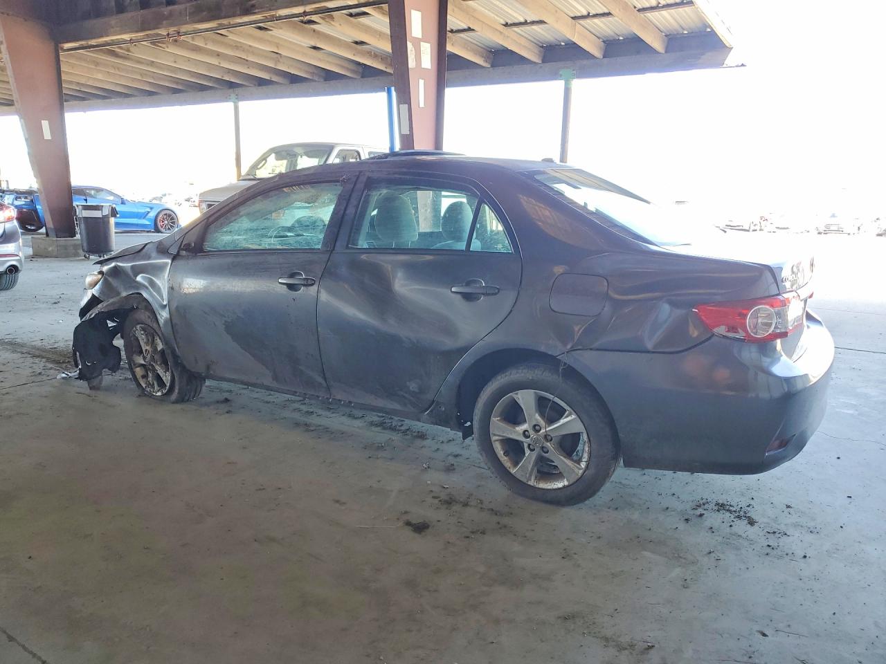 2011 TOYOTA COROLLA LE photo 3