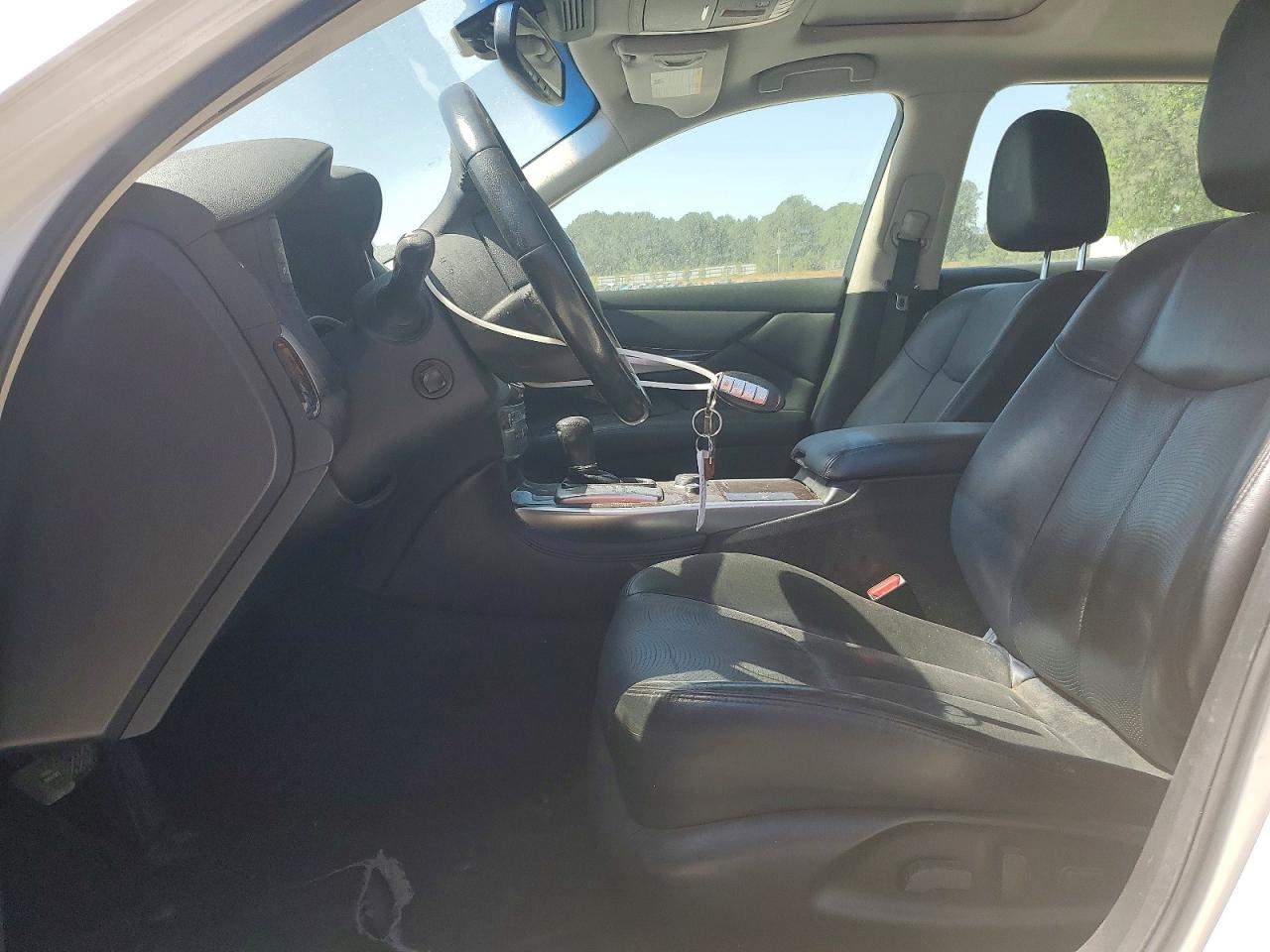 2015 INFINITI Q70L 3.7 photo 13