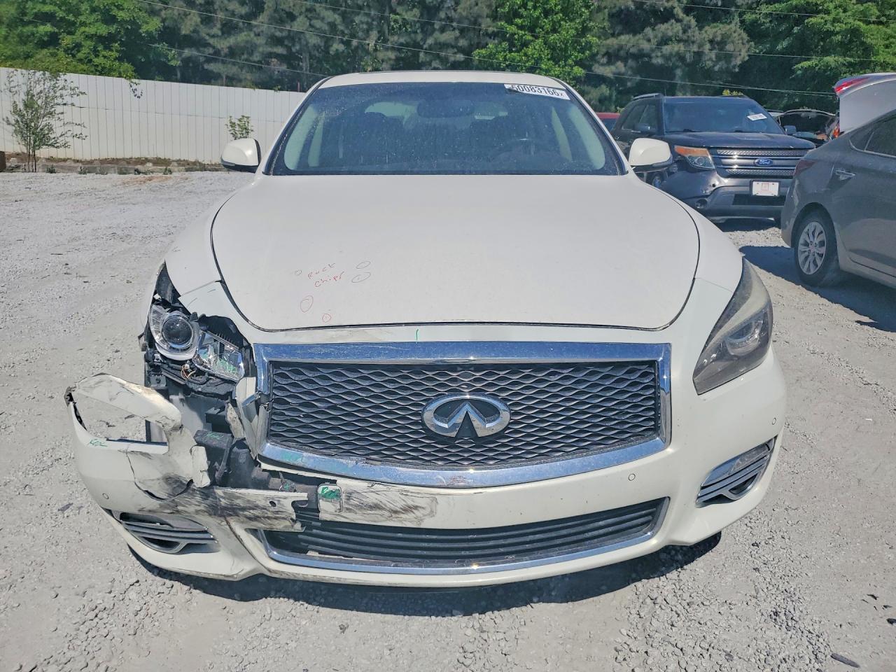 2015 INFINITI Q70L 3.7 photo 9