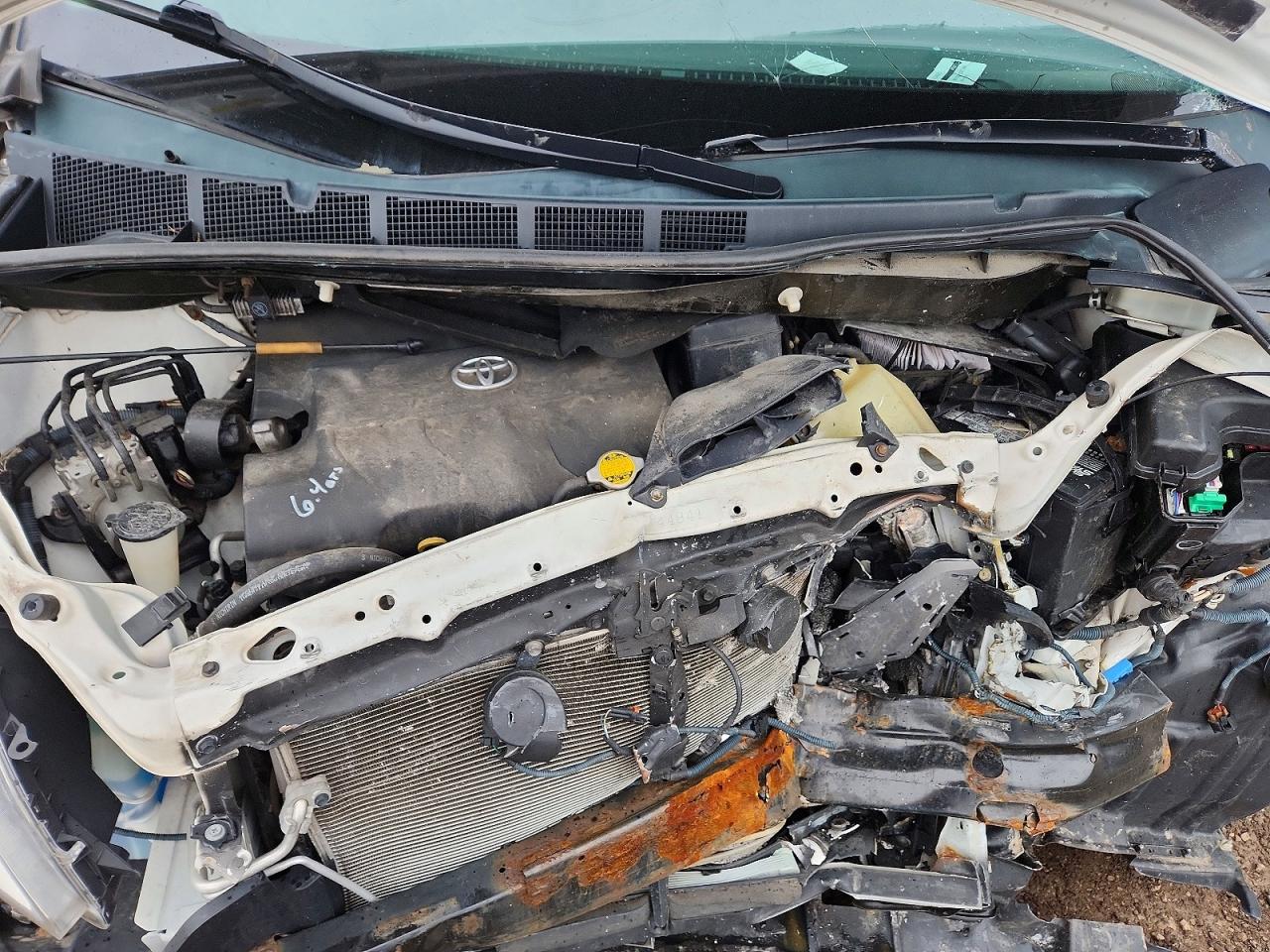 2013 TOYOTA SIENNA XLE 8-PASSENGER photo 34