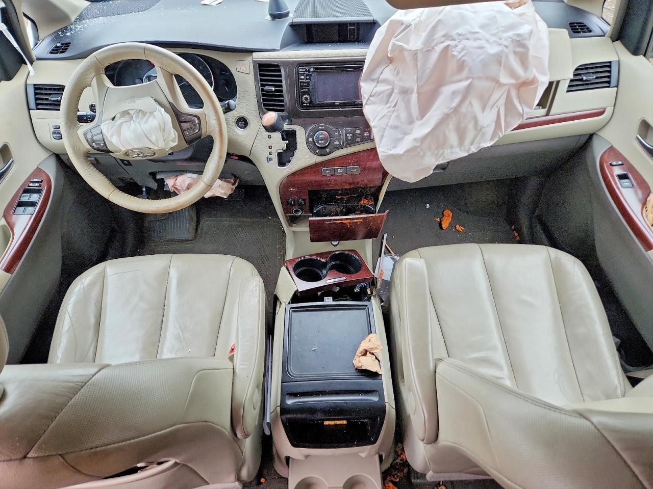 2013 TOYOTA SIENNA XLE 8-PASSENGER photo 22