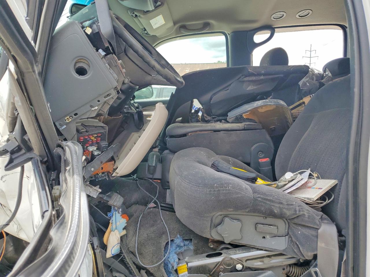 2002 CHEVROLET SUBURBAN C1500 photo 19