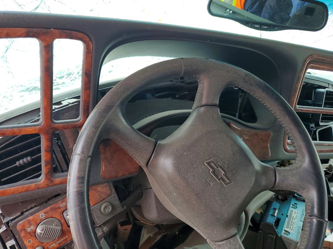 2002 CHEVROLET SUBURBAN C1500 photo 25