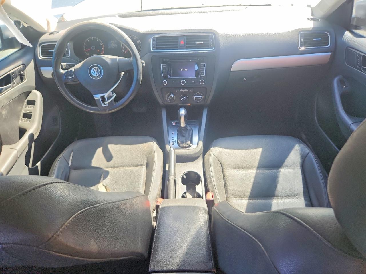 2011 VOLKSWAGEN JETTA photo 15