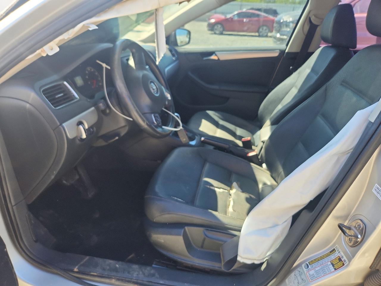 2011 VOLKSWAGEN JETTA photo 13