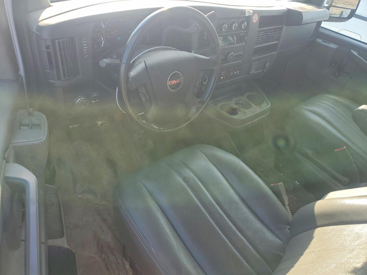2023 GMC SAVANA G2500 photo 22