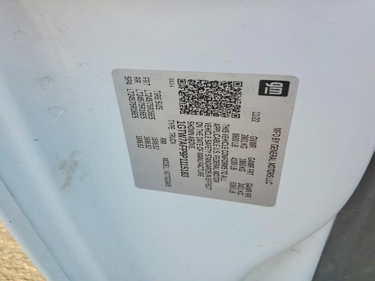 2023 GMC SAVANA G2500 photo 34