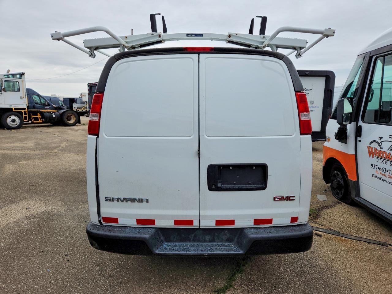 2023 GMC SAVANA G2500 photo 16