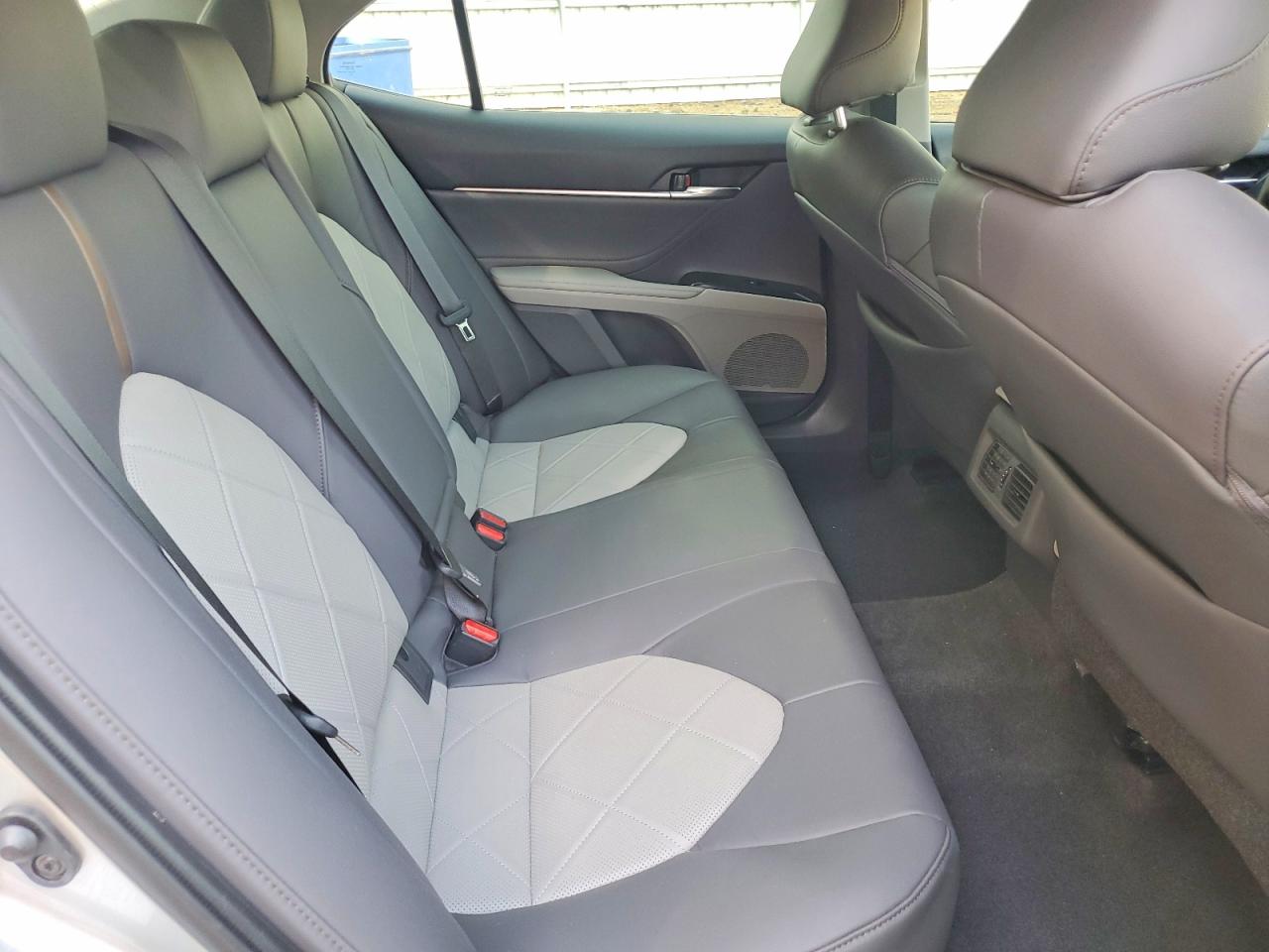2018 TOYOTA CAMRY XLE photo 19