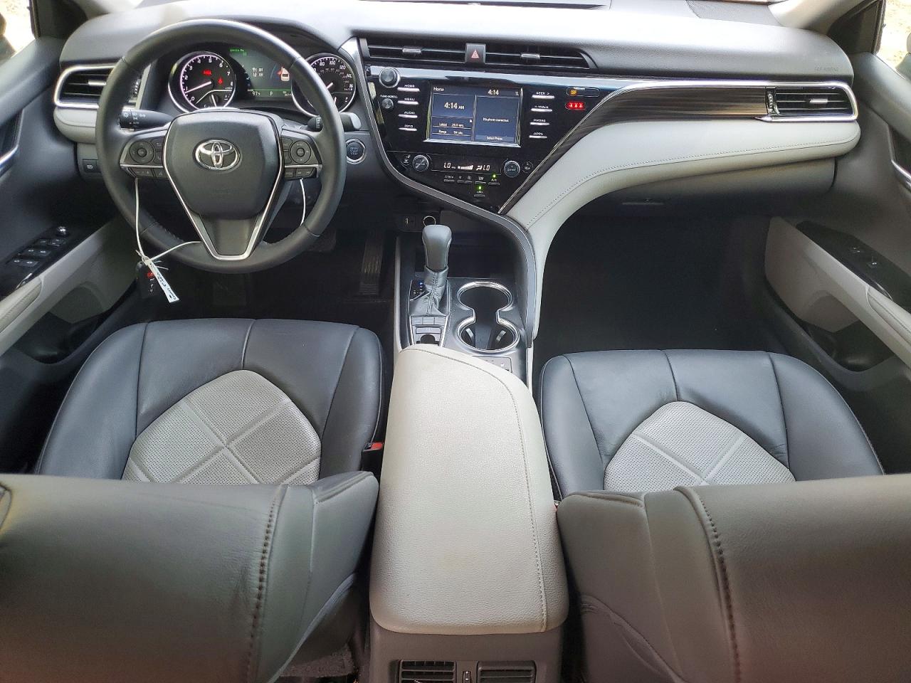 2018 TOYOTA CAMRY XLE photo 15