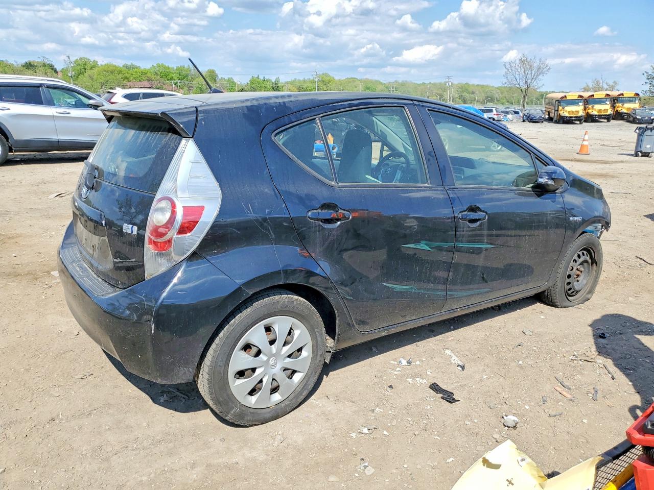 2013 TOYOTA PRIUS C ONE photo 5