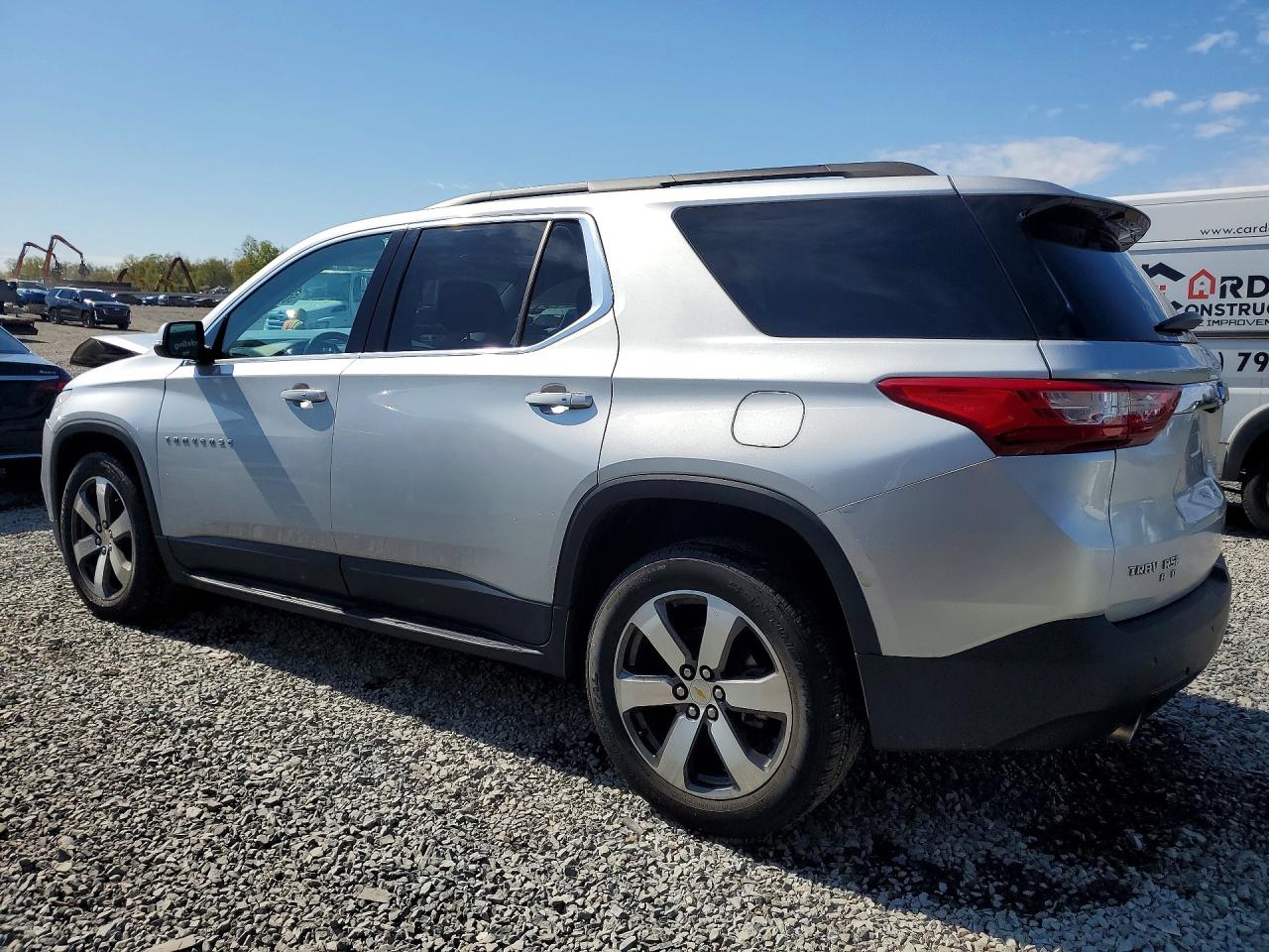 2019 CHEVROLET TRAVERSE LT photo 4