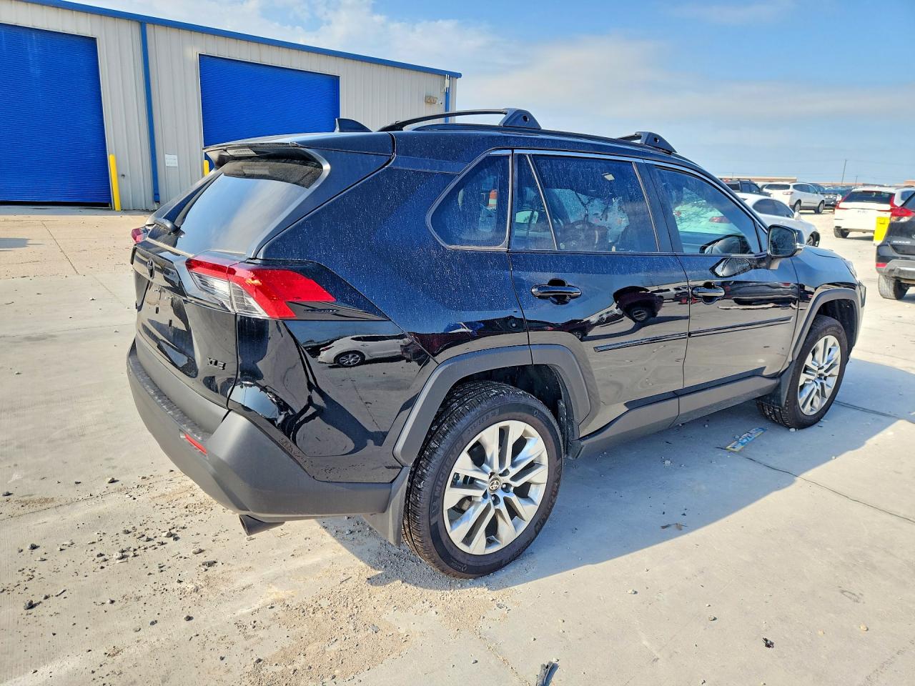 2025 TOYOTA RAV4 XLE PREMIUM photo 7
