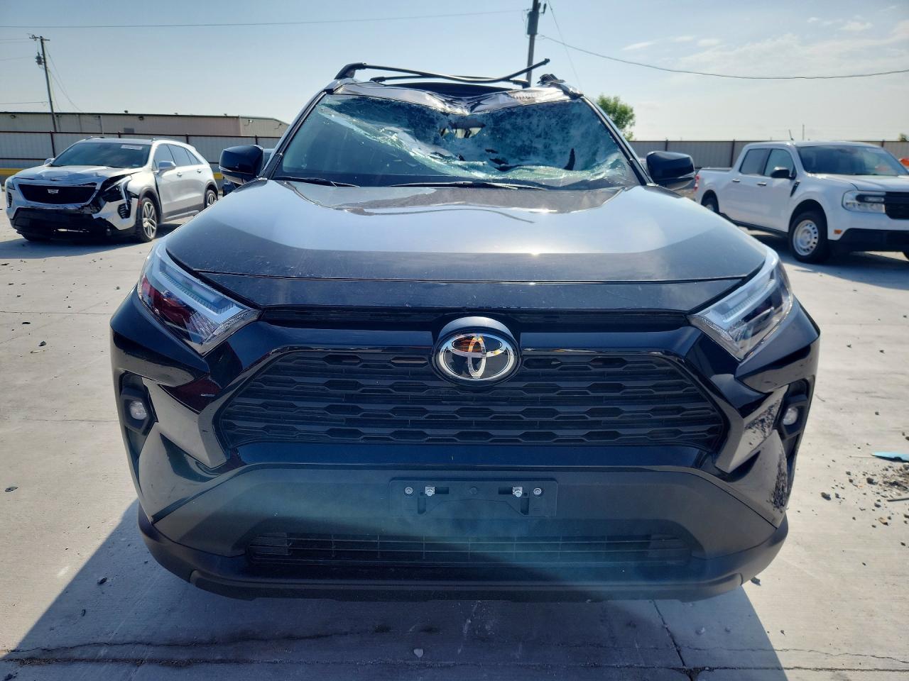 2025 TOYOTA RAV4 XLE PREMIUM photo 13