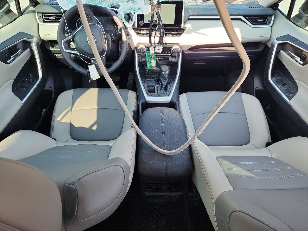 2025 TOYOTA RAV4 XLE PREMIUM photo 22