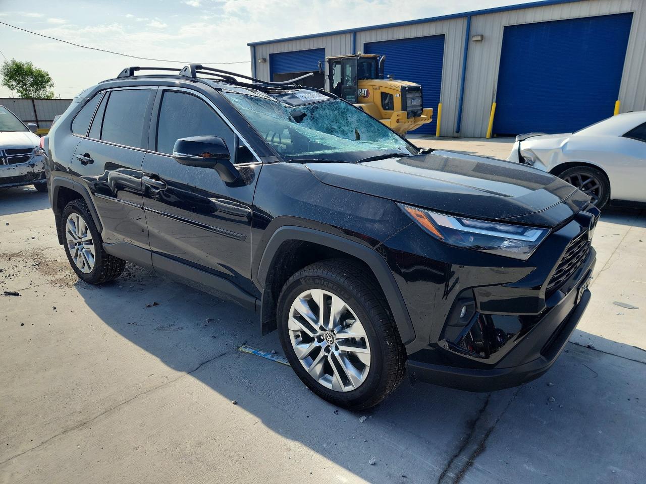 2025 TOYOTA RAV4 XLE PREMIUM photo 10