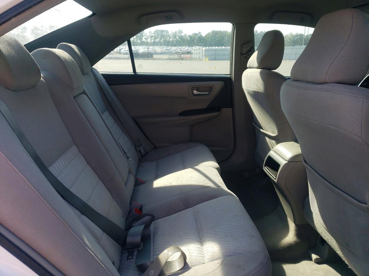 2016 TOYOTA CAMRY LE photo 28