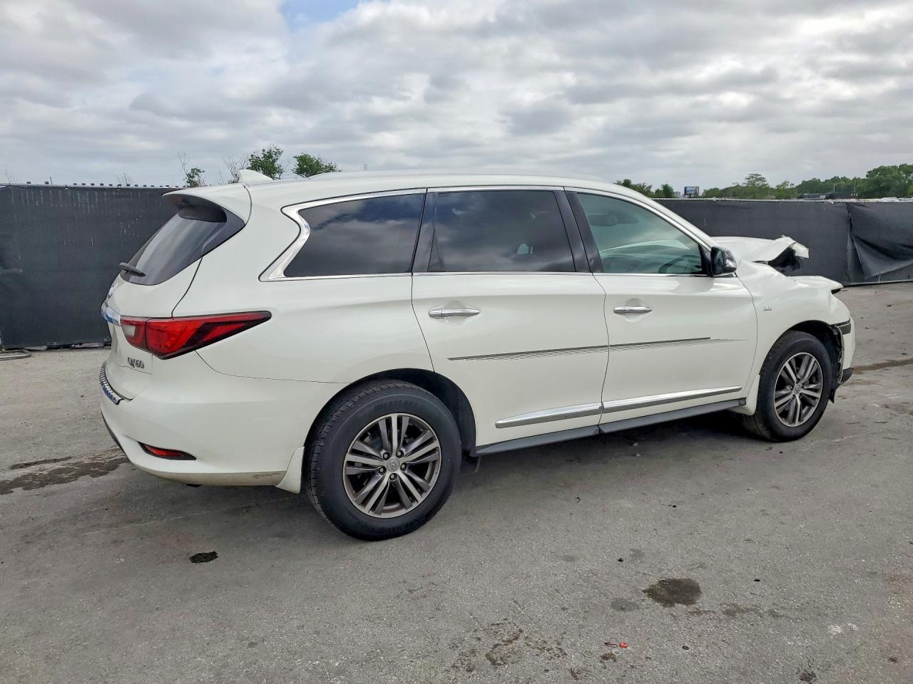 2020 INFINITI QX60 LUXE photo 3