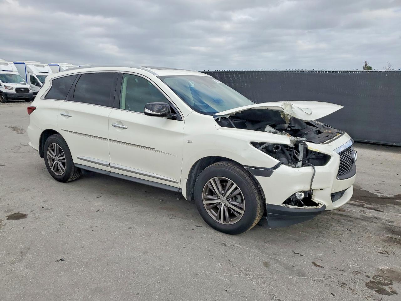 2020 INFINITI QX60 LUXE photo 4
