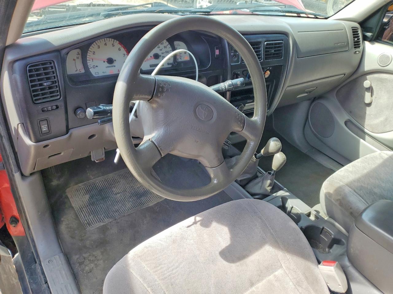 2001 TOYOTA TACOMA BASE photo 15