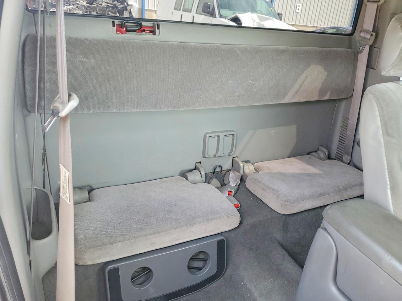 2001 TOYOTA TACOMA BASE photo 19