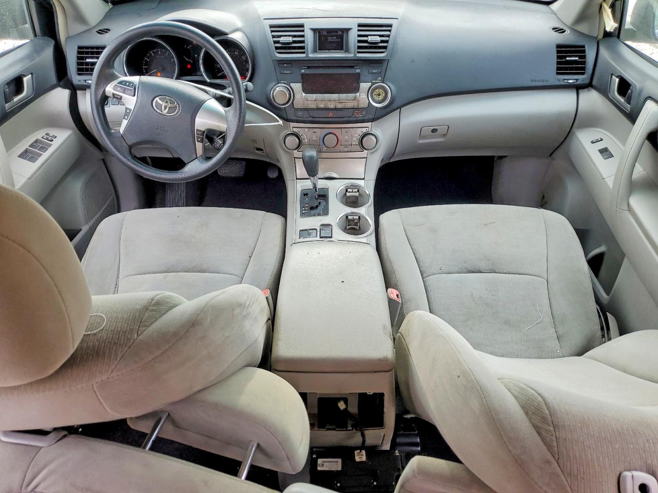 2012 TOYOTA HIGHLANDER BASE photo 15