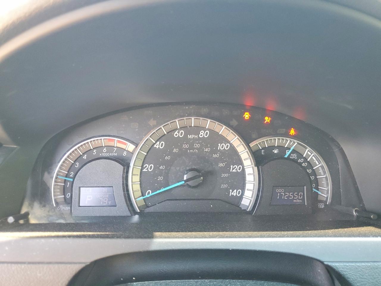 2014 TOYOTA CAMRY SE photo 17