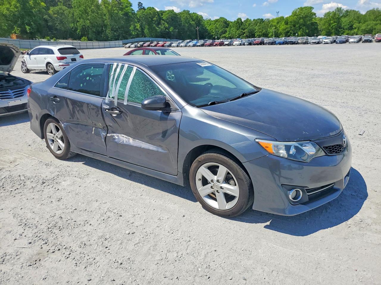 2014 TOYOTA CAMRY SE photo 7