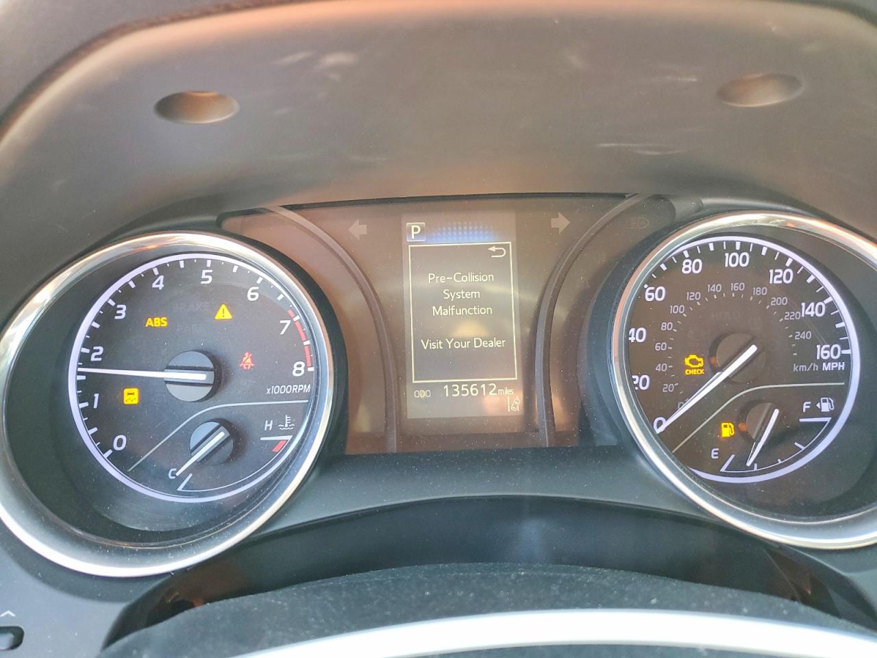2019 TOYOTA CAMRY LE photo 17