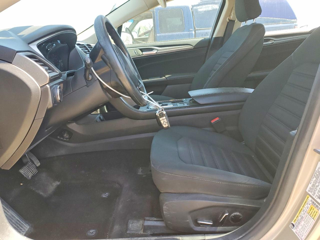 2017 FORD FUSION SE photo 13