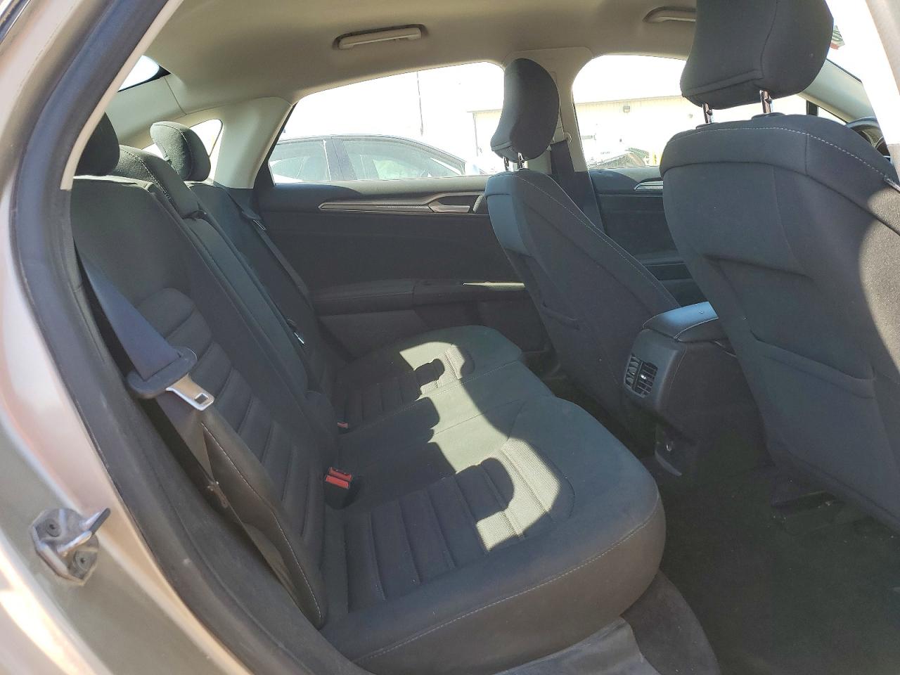 2017 FORD FUSION SE photo 19