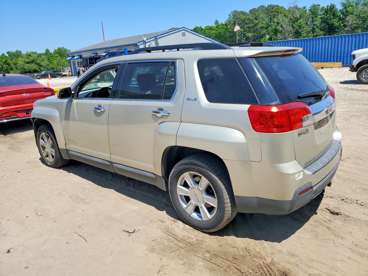 2013 GMC TERRAIN SLE photo 3