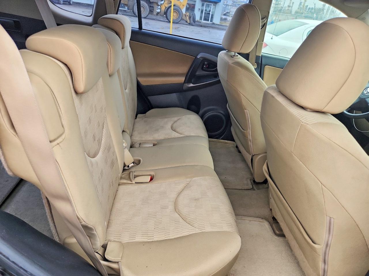 2011 TOYOTA RAV4 BASE photo 19