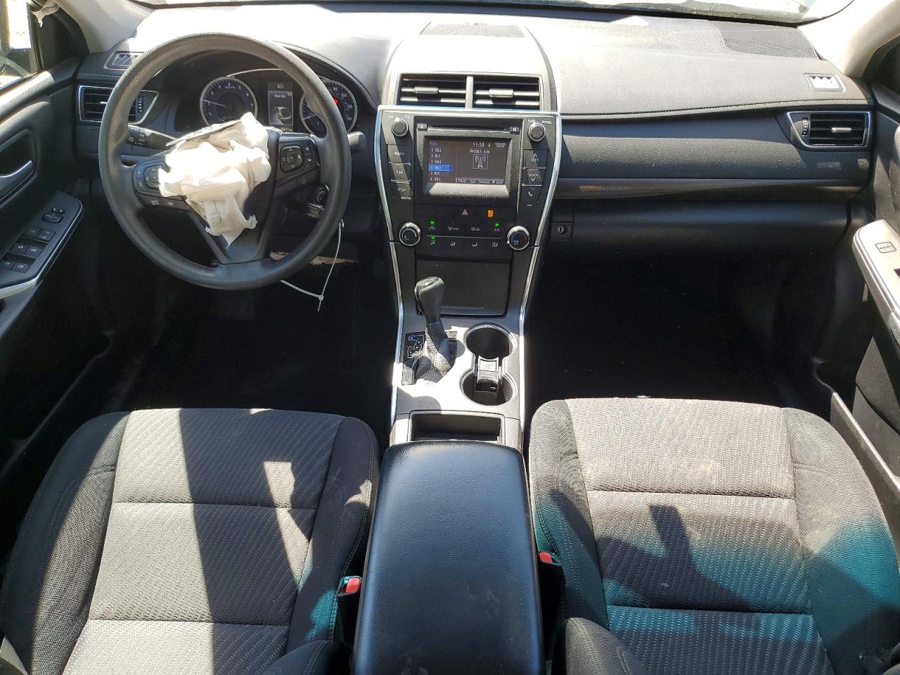 2016 TOYOTA CAMRY LE photo 15
