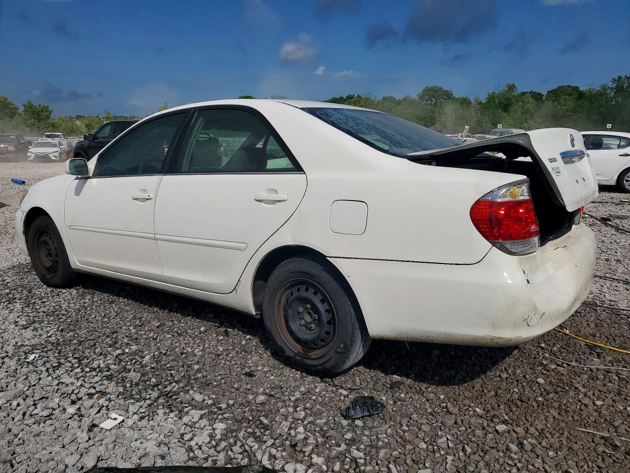 2006 TOYOTA CAMRY LE photo 3