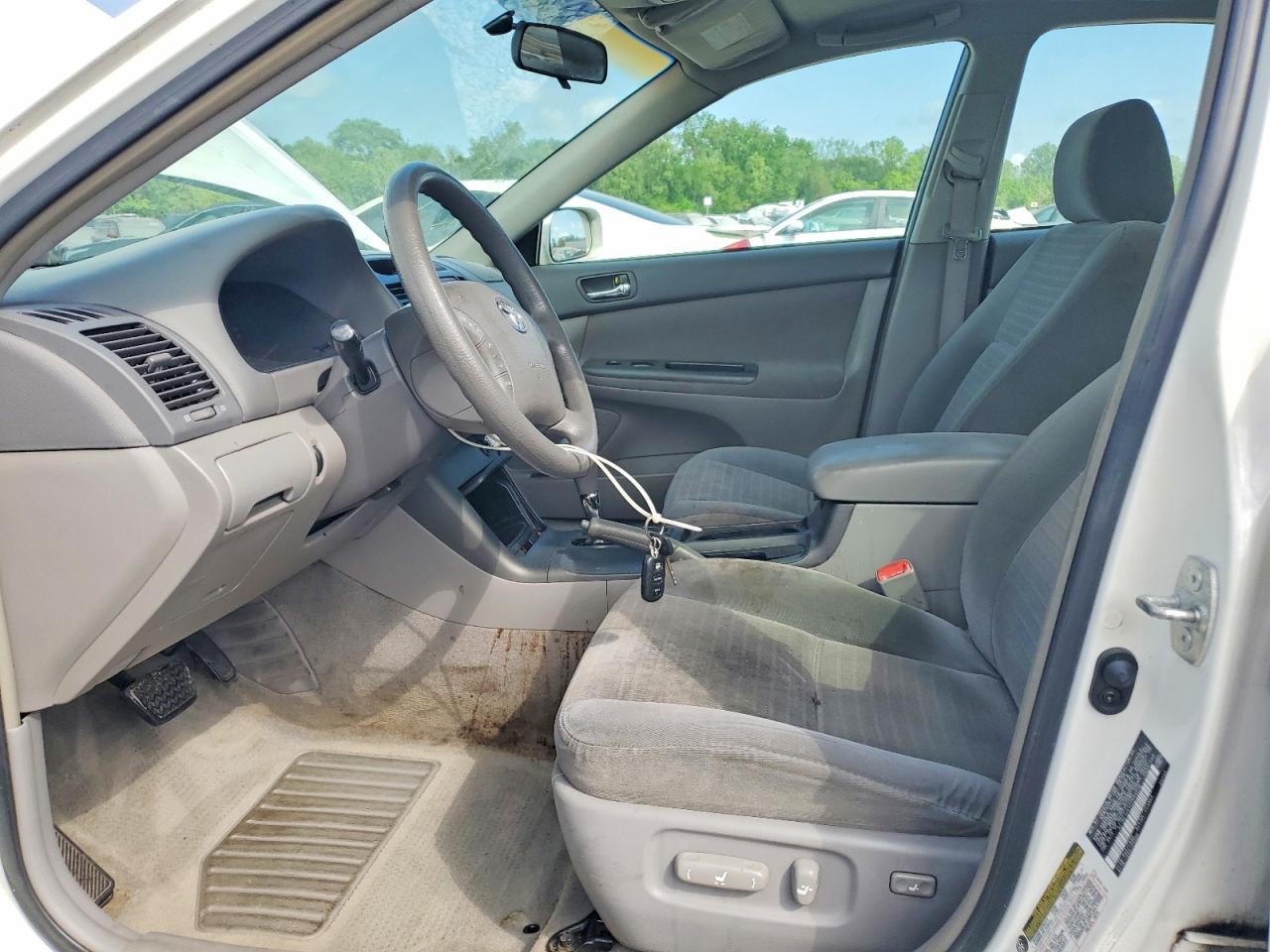 2006 TOYOTA CAMRY LE photo 13
