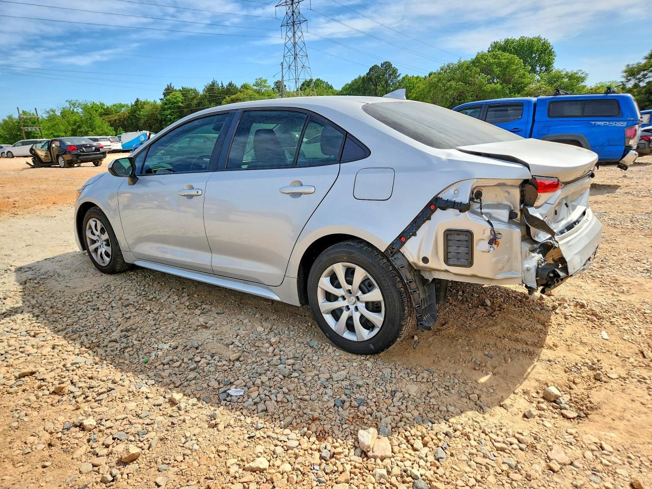 2024 TOYOTA COROLLA LE photo 3