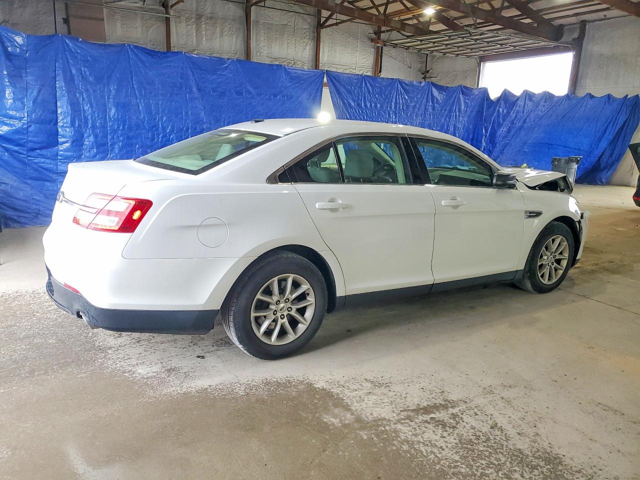2014 FORD TAURUS SE photo 5