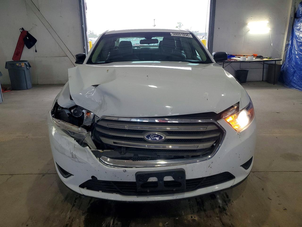 2014 FORD TAURUS SE photo 9