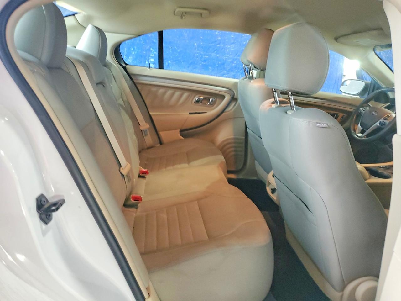2014 FORD TAURUS SE photo 19