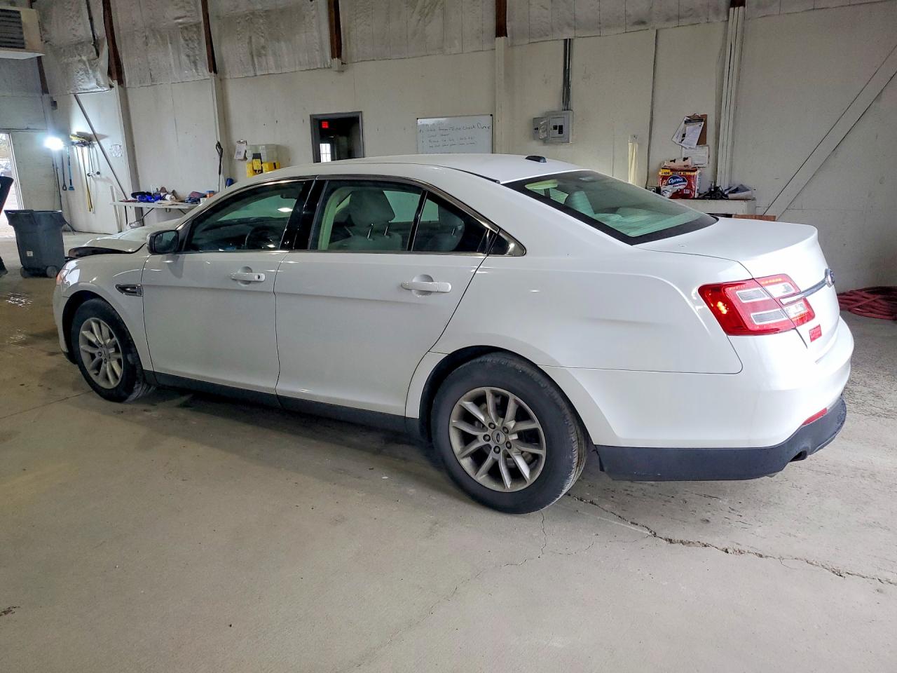 2014 FORD TAURUS SE photo 3