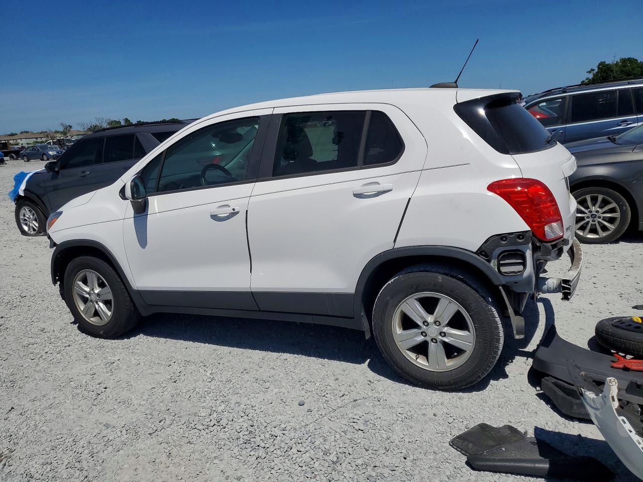 2020 CHEVROLET TRAX photo 2