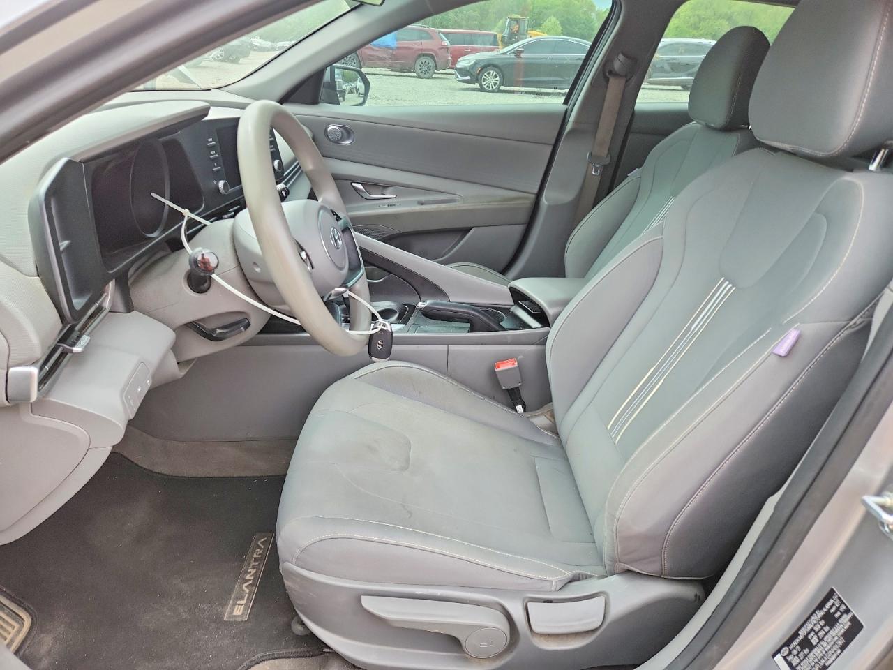 2022 HYUNDAI ELANTRA SEL photo 13