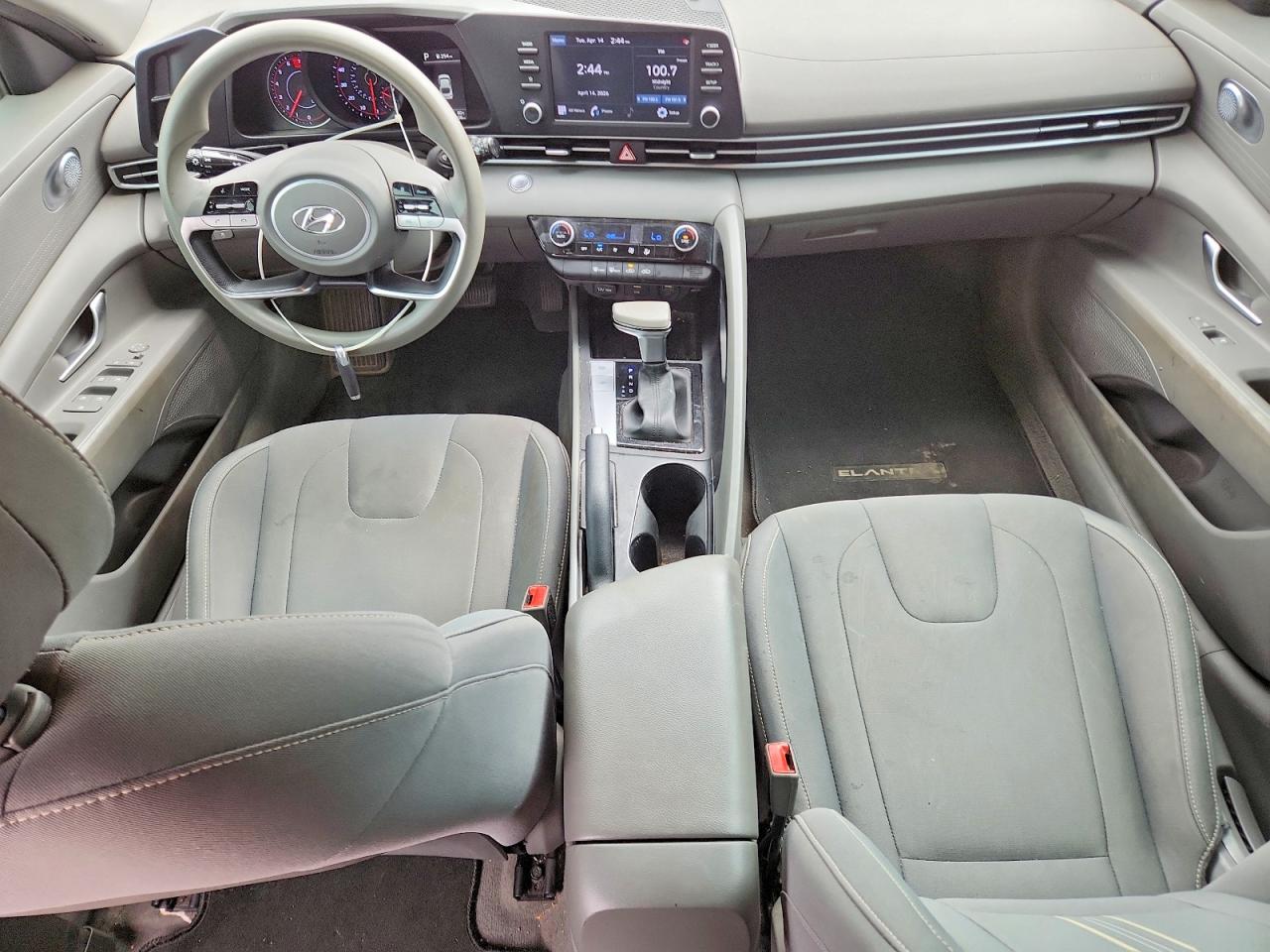 2022 HYUNDAI ELANTRA SEL photo 15